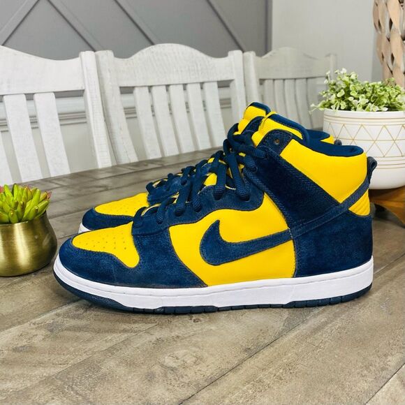 Nike Other - Nike SB 2005 Dunk High Michigan Top Sneakers Navy Yellow Size 10.5